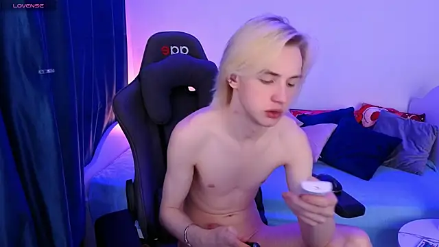 Snapshot of lucidangelok1 chatting on April 15, 2026, 8:09 am lucidangelok1 online show from April 15, 2026, 8:09 am