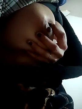 piriyahot online show from February 3, 2026, 12:43 am