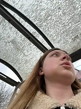 BlondeHott online show from March 22, 2026, 5:43 am