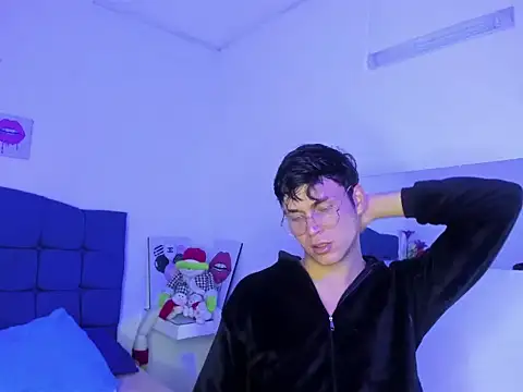 CoupleFire  online show from February 3, 2026, 2:53 am