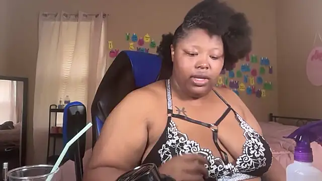 Snapshot of Chocolatebunnyxx96 chatting on June 6, 2026, 4:45 pm Chocolatebunnyxx96 online show from June 6, 2026, 4:45 pm