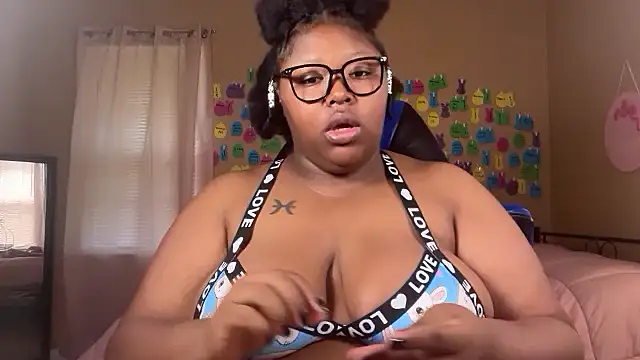 Snapshot of Chocolatebunnyxx96 chatting on June 13, 2026, 2:59 pm Chocolatebunnyxx96 online show from June 13, 2026, 2:59 pm