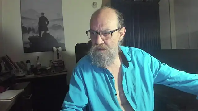 Snapshot of Uncle_Hottie chatting on July 17, 2026, 4:32 am Uncle Hottie online show from July 17, 2026, 4:32 am