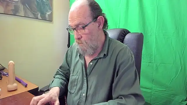 Snapshot of Uncle_Hottie chatting on April 15, 2026, 7:58 pm Uncle Hottie online show from April 15, 2026, 7:58 pm