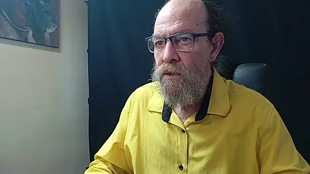 Snapshot of Uncle_Hottie chatting on April 12, 2026, 4:43 pm Uncle Hottie online show from April 12, 2026, 4:43 pm