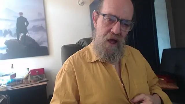 Snapshot of Uncle_Hottie chatting on July 1, 2026, 6:08 pm Uncle Hottie online show from July 1, 2026, 6:08 pm