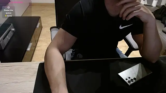 Snapshot of sensualman90 chatting on March 13, 2026, 11:10 pm sensualman90 online show from March 13, 2026, 11:10 pm