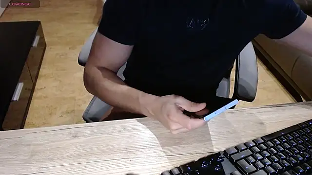 Snapshot of sensualman90 chatting on February 19, 2026, 9:01 pm sensualman90 online show from February 19, 2026, 9:01 pm