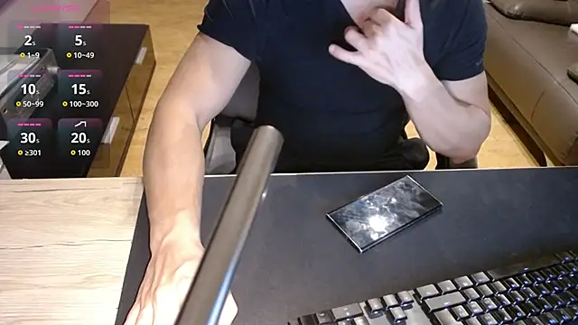 Snapshot of sensualman90 chatting on April 10, 2026, 9:33 pm sensualman90 online show from April 10, 2026, 9:33 pm