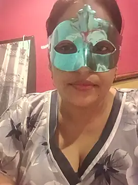Snapshot of 01Roshani chatting on July 12, 2026, 12:17 pm 01Roshani online show from July 12, 2026, 12:17 pm