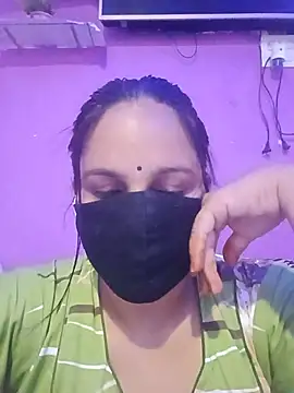 Snapshot of 01Roshani chatting on August 8, 2026, 7:48 am 01Roshani online show from August 8, 2026, 7:48 am