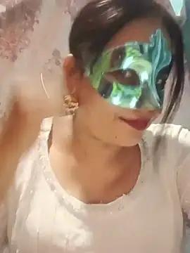 Snapshot of 01Roshani chatting on July 22, 2026, 6:21 pm 01Roshani online show from July 22, 2026, 6:21 pm