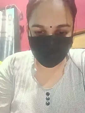 Snapshot of 01Roshani chatting on July 28, 2026, 6:20 pm 01Roshani online show from July 28, 2026, 6:20 pm