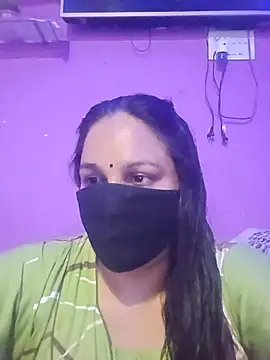 Snapshot of 01Roshani chatting on August 8, 2026, 8:05 pm 01Roshani online show from August 8, 2026, 8:05 pm