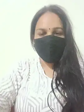 Snapshot of 01Roshani chatting on July 6, 2026, 7:05 pm 01Roshani online show from July 6, 2026, 7:05 pm