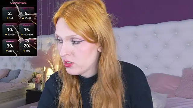 Snapshot of LunaBl1ss chatting on February 11, 2026, 9:47 pm LunaBl1ss online show from February 11, 2026, 9:47 pm