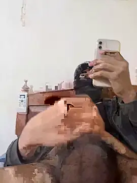 Snapshot of calientmex chatting on March 8, 2026, 4:21 pm calientmex online show from March 8, 2026, 4:21 pm