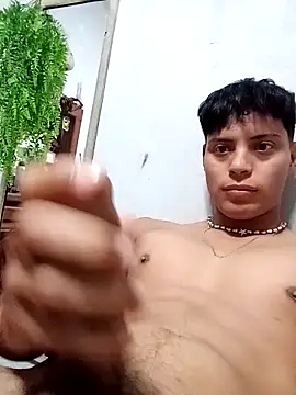Snapshot of BrandonMendez6 chatting on April 21, 2026, 6:58 pm BrandonMendez6 online show from April 21, 2026, 6:58 pm