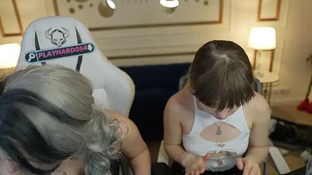 Zoe Kiss online show from February 6, 2026, 3:41 pm