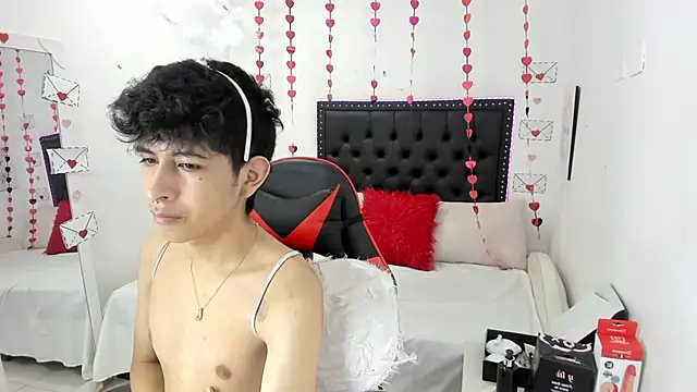 julian xx online show from February 22, 2026, 9:16 pm