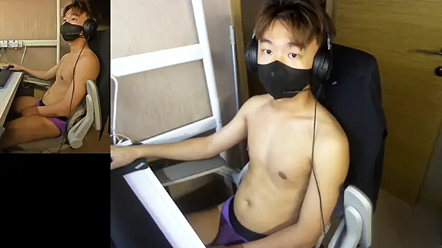 Snapshot of asian403x chatting on August 4, 2026, 2:21 pm asian403x online show from August 4, 2026, 2:21 pm