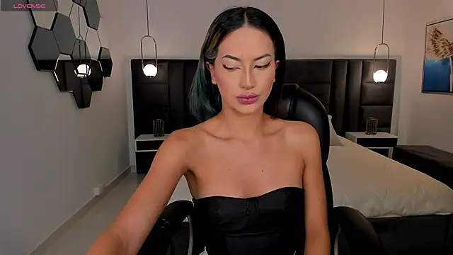 KayraLanne online show from April 25, 2026, 3:53 am