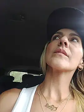 Snapshot of Monita_Med chatting on July 2, 2026, 2:45 pm Monita Med online show from July 2, 2026, 2:45 pm