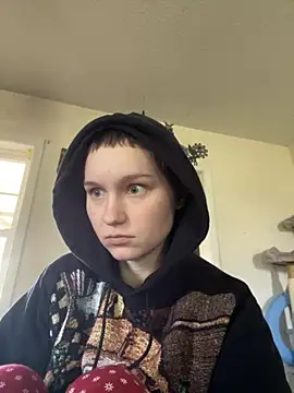 SugarNCinnamon online show from April 6, 2026, 6:42 pm