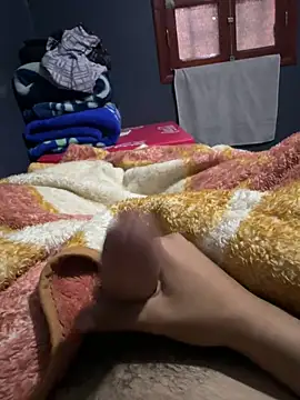 Snapshot of pitsho51 chatting on April 4, 2026, 1:39 pm pitsho51 online show from April 4, 2026, 1:39 pm