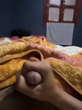 Snapshot of pitsho51 chatting on April 12, 2026, 11:24 am pitsho51 online show from April 12, 2026, 11:24 am