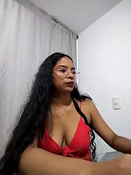 Snapshot of KATALINA_SANTANA_ chatting on February 7, 2026, 11:35 pm KATALINA SANTANA online show from February 7, 2026, 11:35 pm