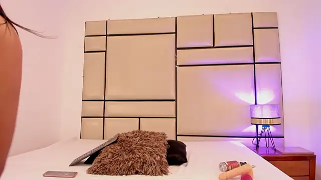 alejandra loppez online show from March 7, 2026, 7:19 pm