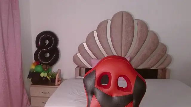 Naya  fox723 online show from February 1, 2026, 7:56 pm