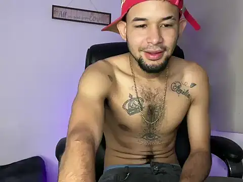 Snapshot of enyel_100 chatting on March 4, 2026, 8:00 am enyel 100 online show from March 4, 2026, 8:00 am