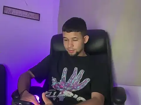 Snapshot of enyel_100 chatting on March 18, 2026, 9:34 am enyel 100 online show from March 18, 2026, 9:34 am