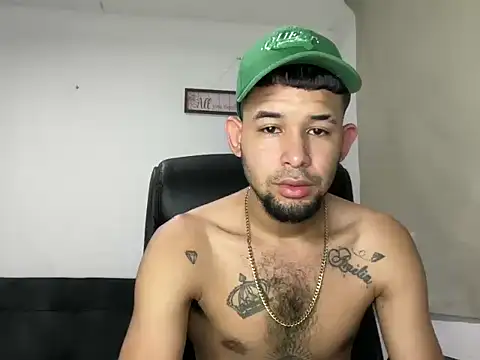 Snapshot of enyel_100 chatting on March 2, 2026, 6:48 pm enyel 100 online show from March 2, 2026, 6:48 pm