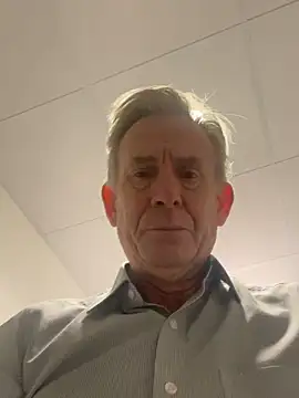 Pierre4tjyxx online show from February 3, 2026, 10:42 am