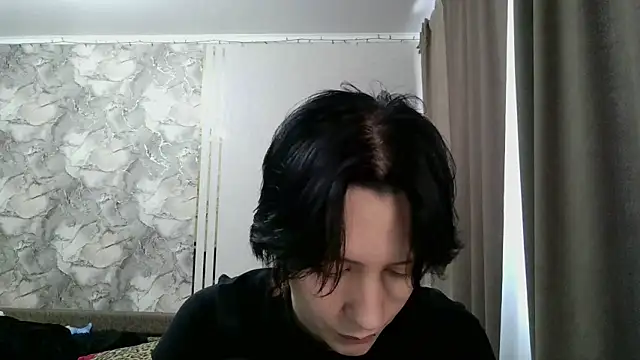 LxayBloom online show from February 18, 2026, 7:39 am