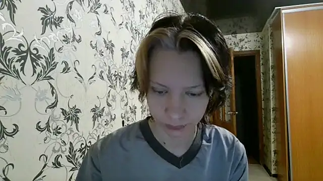 LxayBloom online show from April 30, 2026, 1:34 am