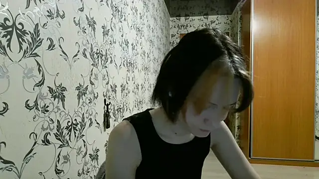LxayBloom online show from April 27, 2026, 3:21 pm
