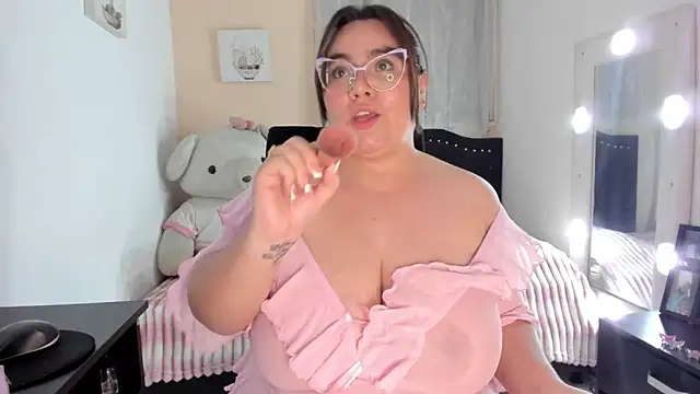 Snapshot of KarlaLannee chatting on April 28, 2026, 2:49 am KarlaLannee online show from April 28, 2026, 2:49 am
