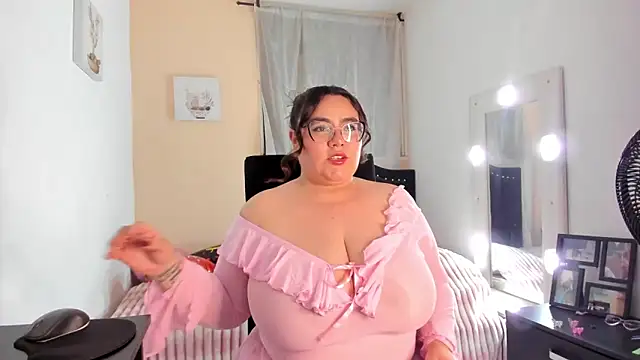 Snapshot of KarlaLannee chatting on March 11, 2026, 4:17 am KarlaLannee online show from March 11, 2026, 4:17 am