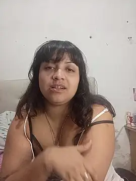Snapshot of dulce_marrr chatting on April 19, 2026, 12:33 am dulce marrr online show from April 19, 2026, 12:33 am