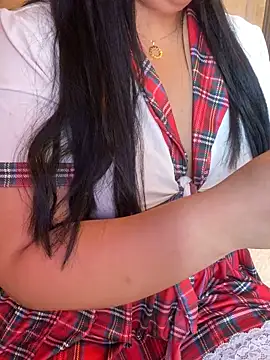 Snapshot of Lina_Velvet_ chatting on May 17, 2026, 3:34 pm Lina Velvet online show from May 17, 2026, 3:34 pm