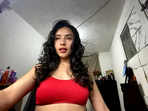 auroramooon online show from January 7, 2026, 3:22 am