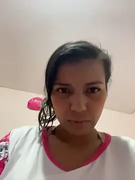 cinthia2011 online show from February 26, 2026, 12:43 am