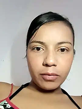 cinthia2011 online show from March 12, 2026, 8:13 pm