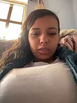 cinthia2011 online show from January 16, 2026, 4:44 pm