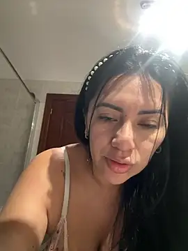 nataliia queen  online show from May 9, 2026, 6:50 am