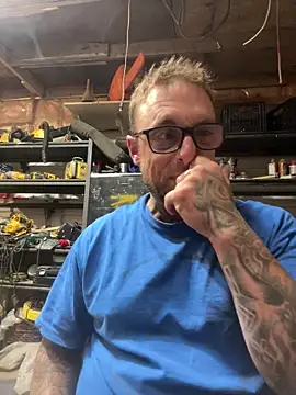 WIDBIGWHITECOCK online show from June 8, 2026, 2:34 am